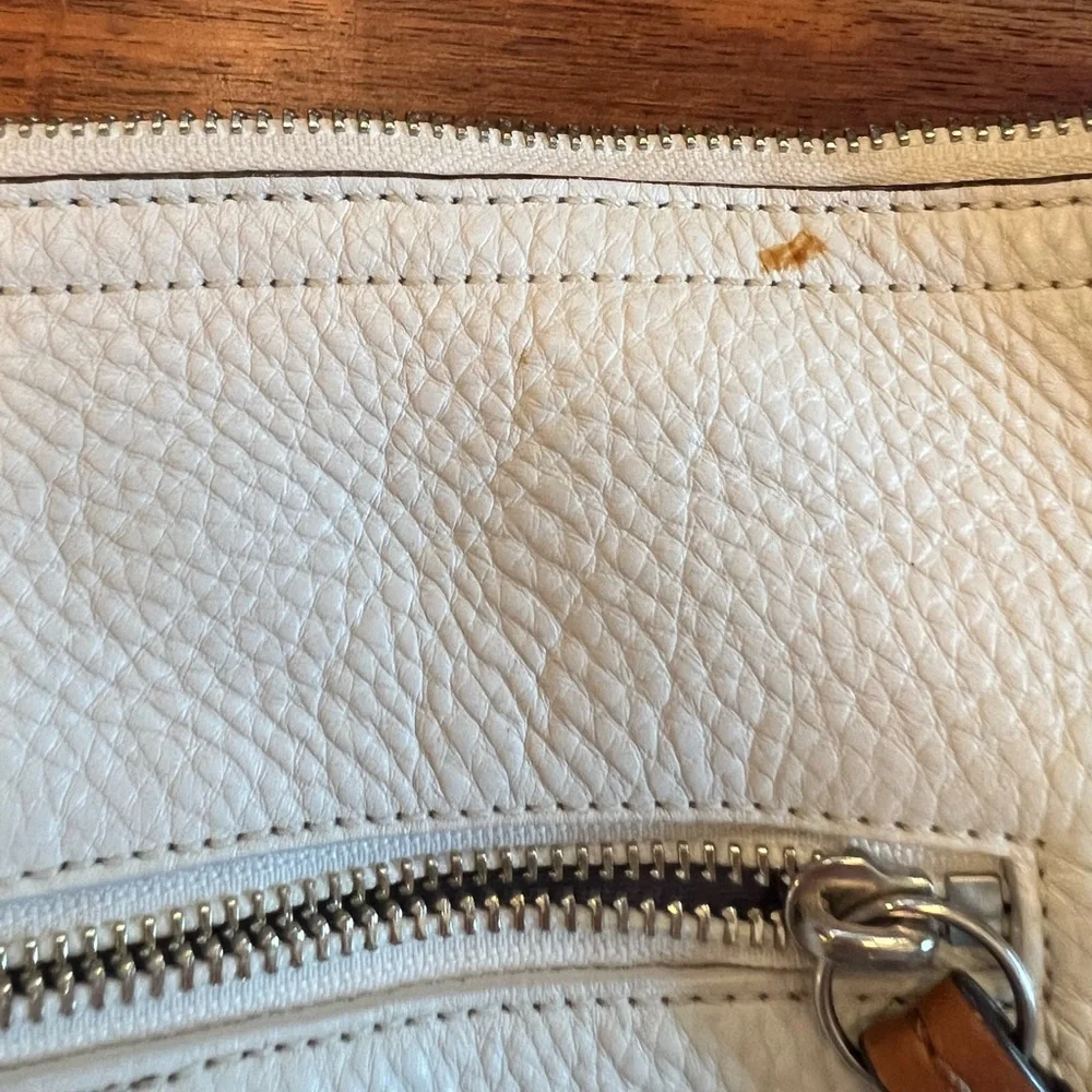 Coach white purse - Picture 3 of 8